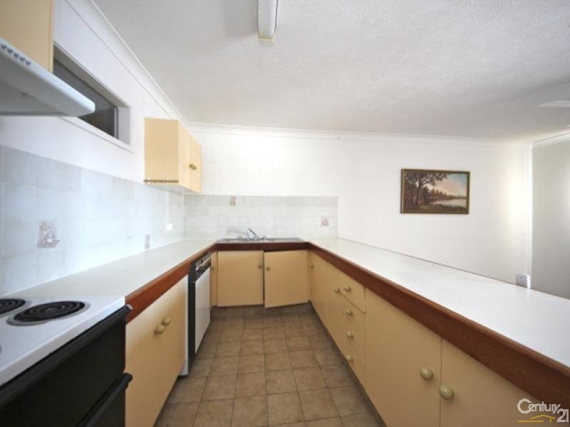 1/33 Duet Drive, Mermaid Waters QLD 4218