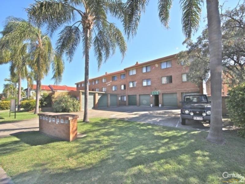 1/33 Duet Drive, Mermaid Waters QLD 4218