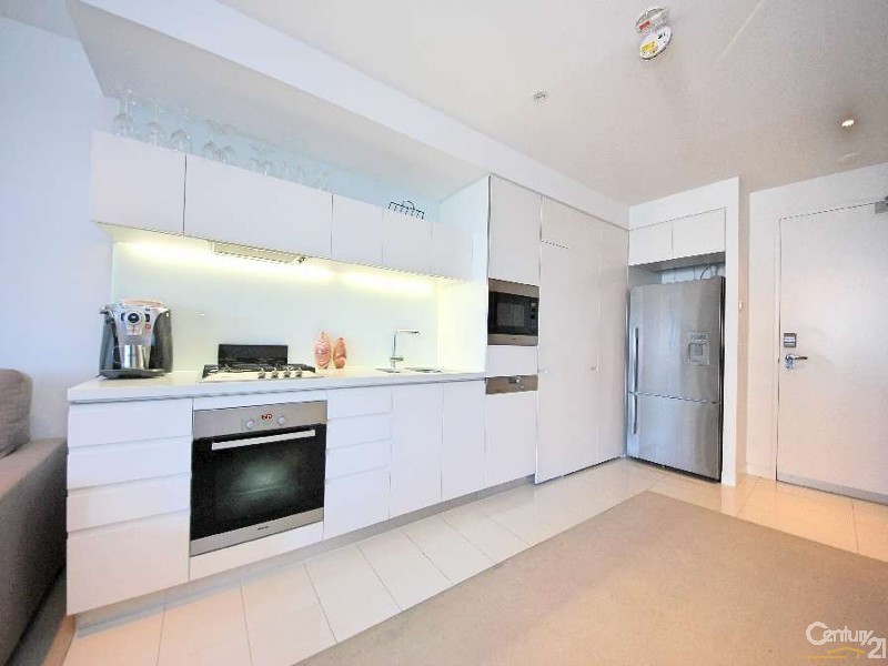 1 Oracle Blvd, Broadbeach QLD 4218