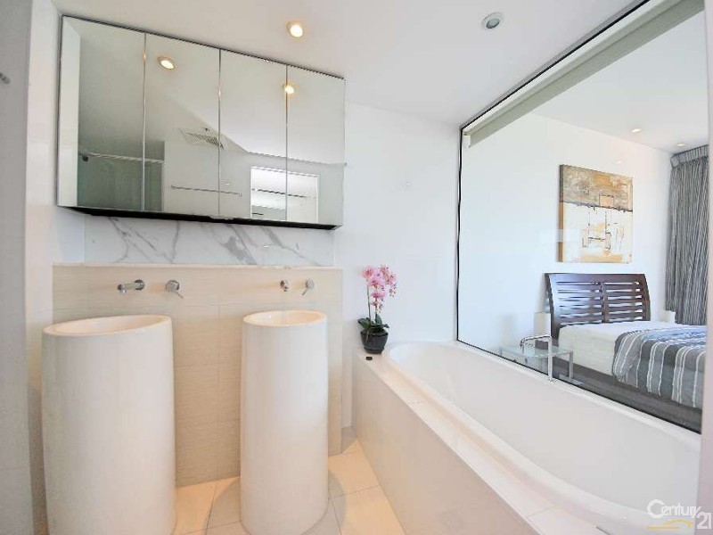 1 Oracle Blvd, Broadbeach QLD 4218