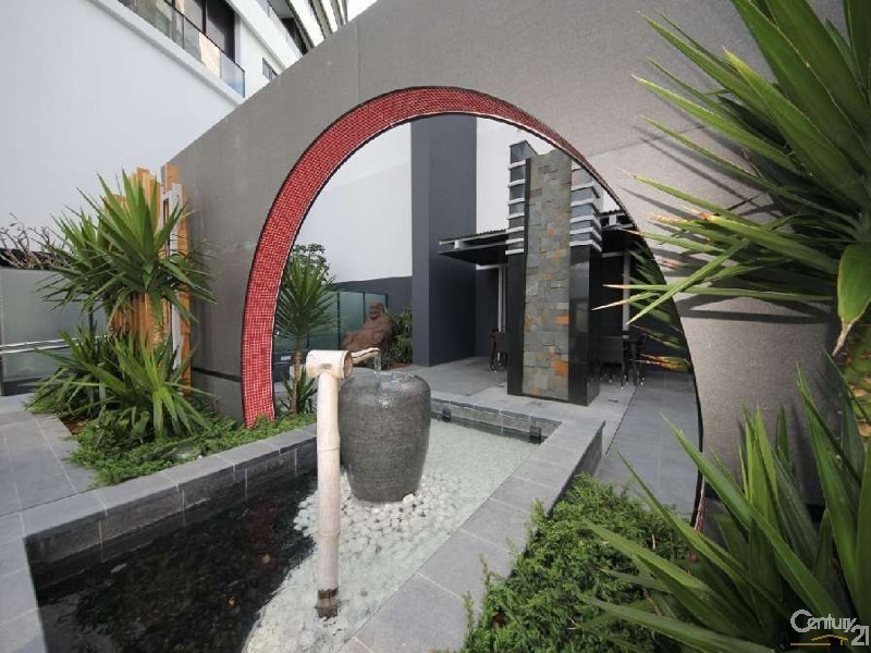 1 Oracle Blvd, Broadbeach QLD 4218
