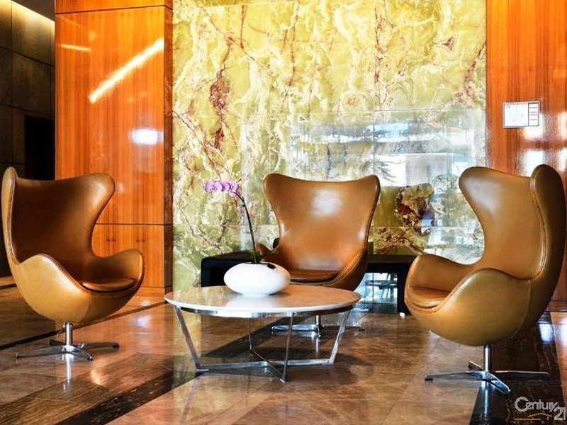 21 Elizabeth Avenue, Broadbeach QLD 4218