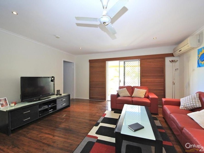 7/4 Sunshine Court, Labrador QLD 4215
