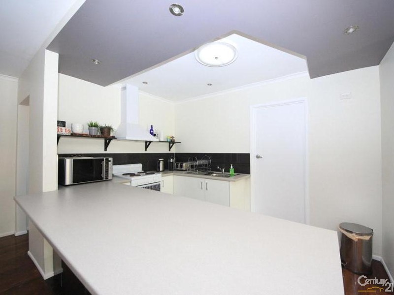 7/4 Sunshine Court, Labrador QLD 4215