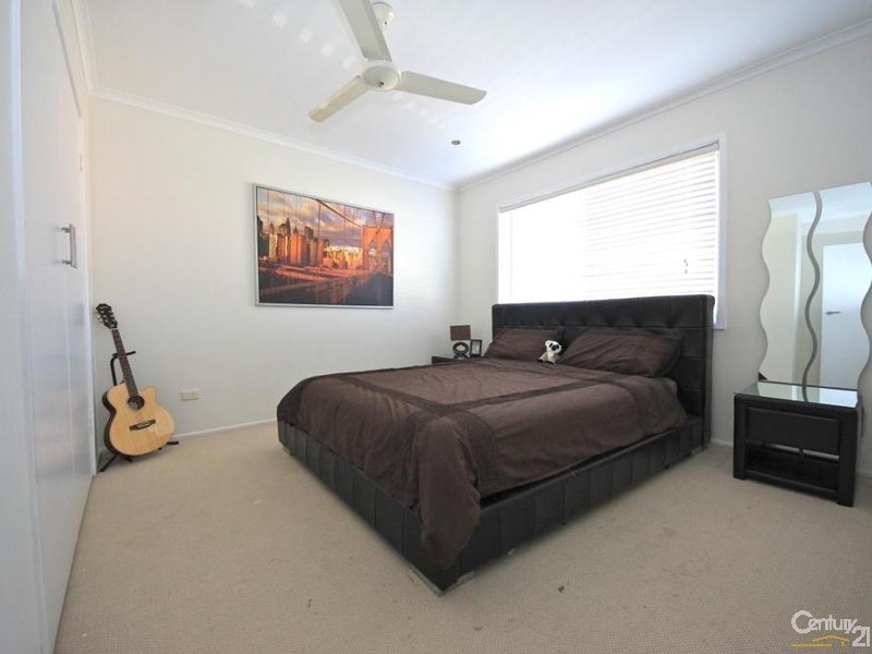 7/4 Sunshine Court, Labrador QLD 4215