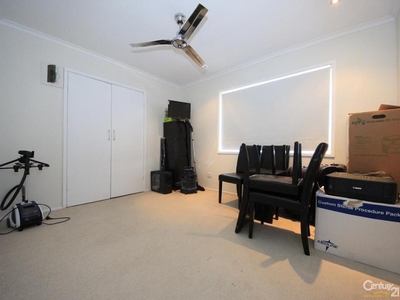 7/4 Sunshine Court, Labrador QLD 4215
