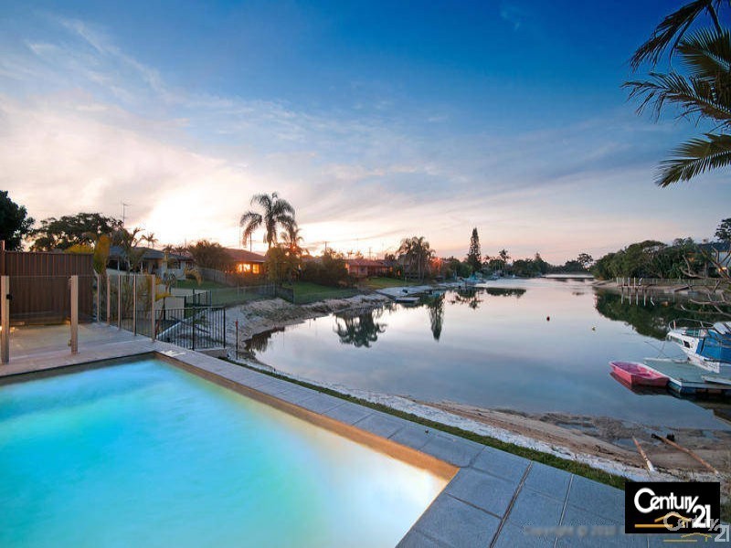 73 Rudd Court, Broadbeach Waters QLD 4218