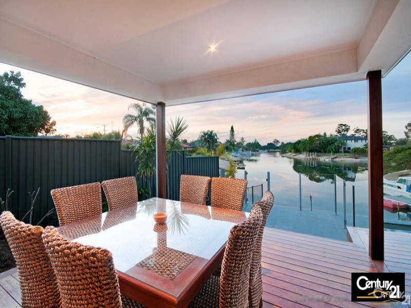 73 Rudd Court, Broadbeach Waters QLD 4218
