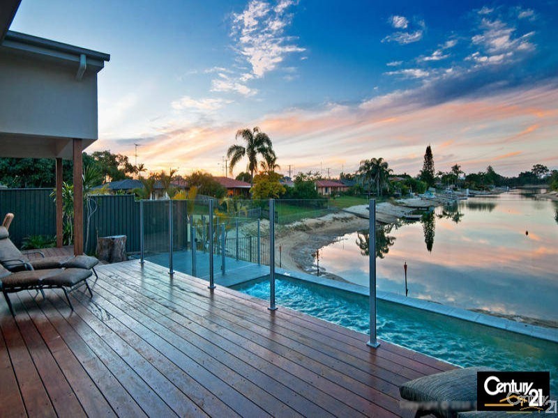 73 Rudd Court, Broadbeach Waters QLD 4218