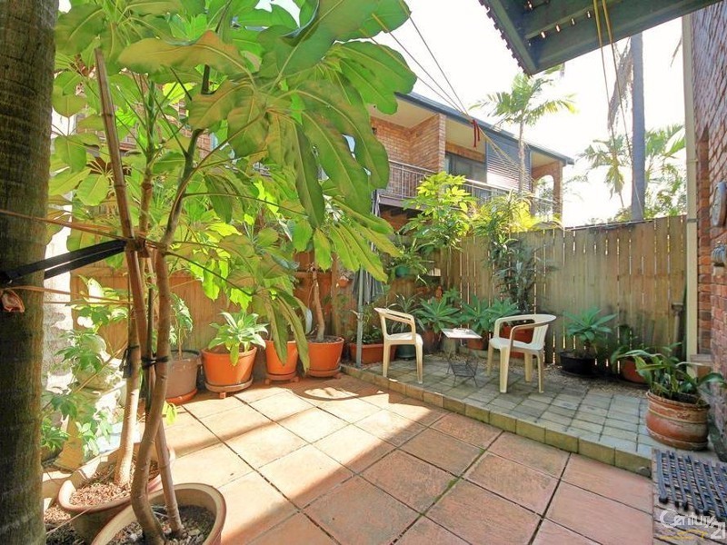 4 Jodie Court, Mermaid Waters QLD 4218