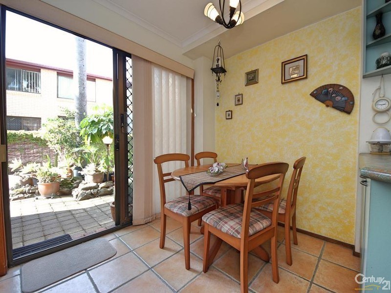 4 Jodie Court, Mermaid Waters QLD 4218