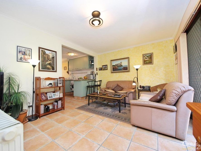 4 Jodie Court, Mermaid Waters QLD 4218