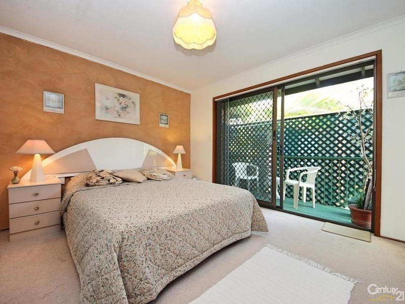 4 Jodie Court, Mermaid Waters QLD 4218