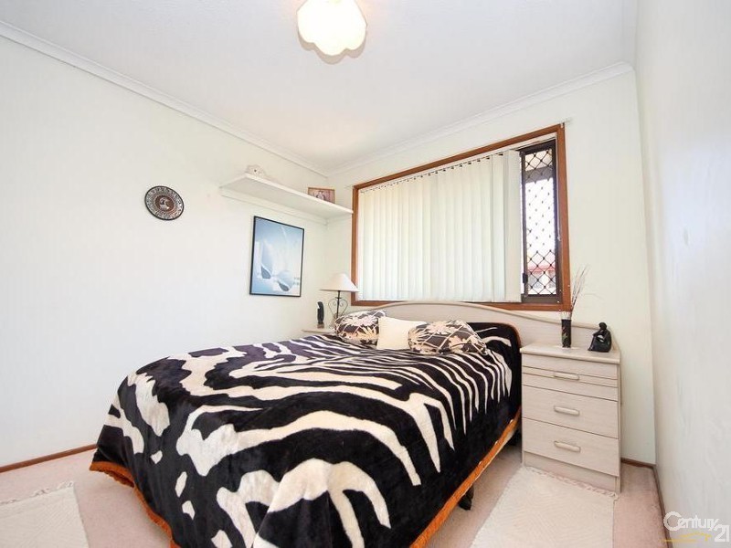 4 Jodie Court, Mermaid Waters QLD 4218