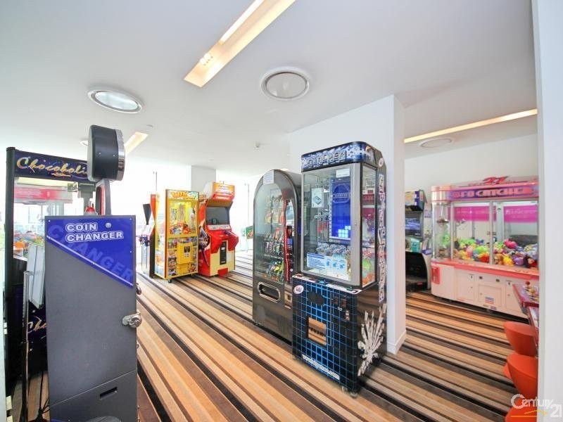 1 Oracle Blvd, Broadbeach QLD 4218