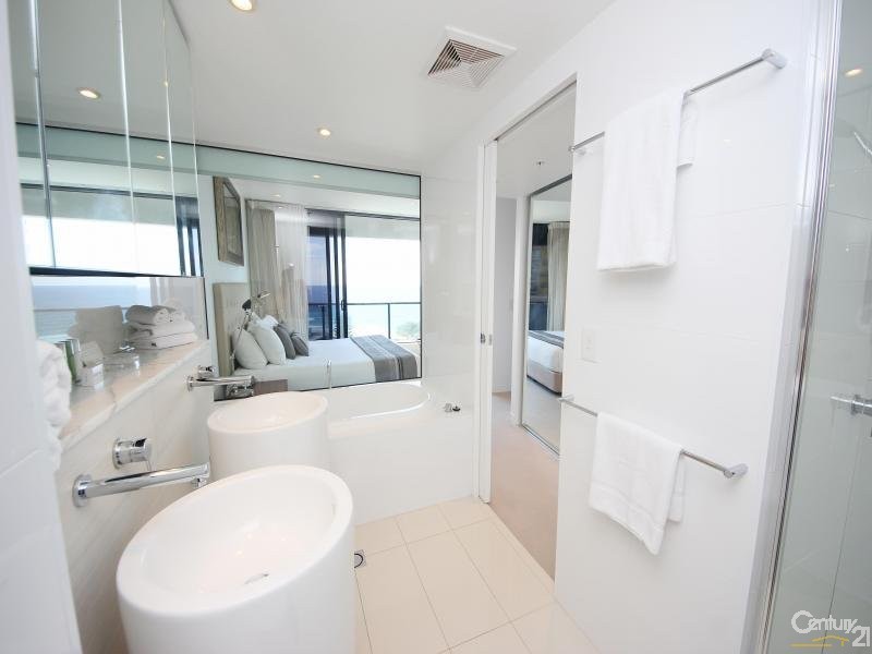 1 Oracle Blvd, Broadbeach QLD 4218