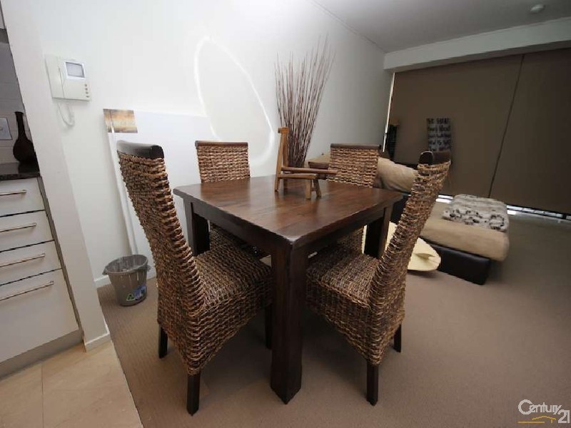 22 Surf Parade, Broadbeach QLD 4218