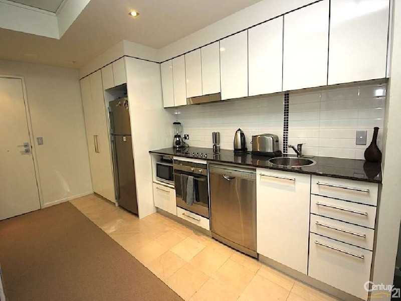 22 Surf Parade, Broadbeach QLD 4218