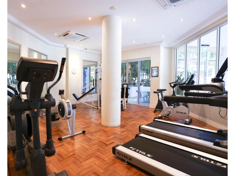 1096/2633 Gold Coast Highway, Broadbeach QLD 4218