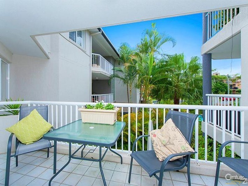 8/10 Rosewood Avenue, Broadbeach QLD 4218