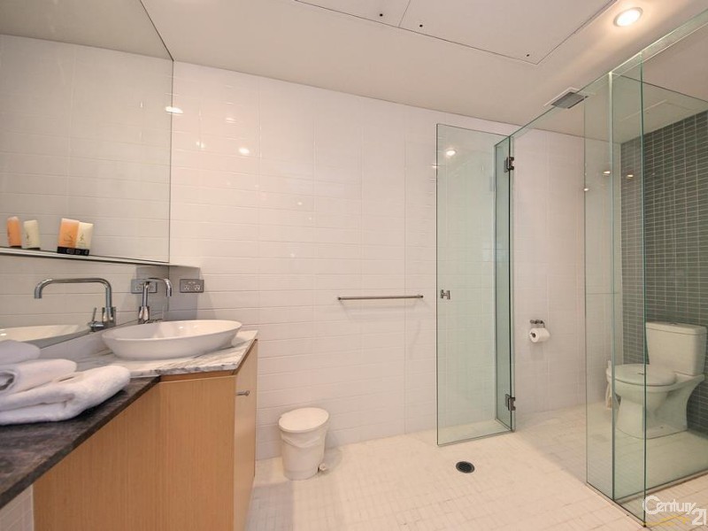902/17 Albert Avenue, Broadbeach QLD 4218