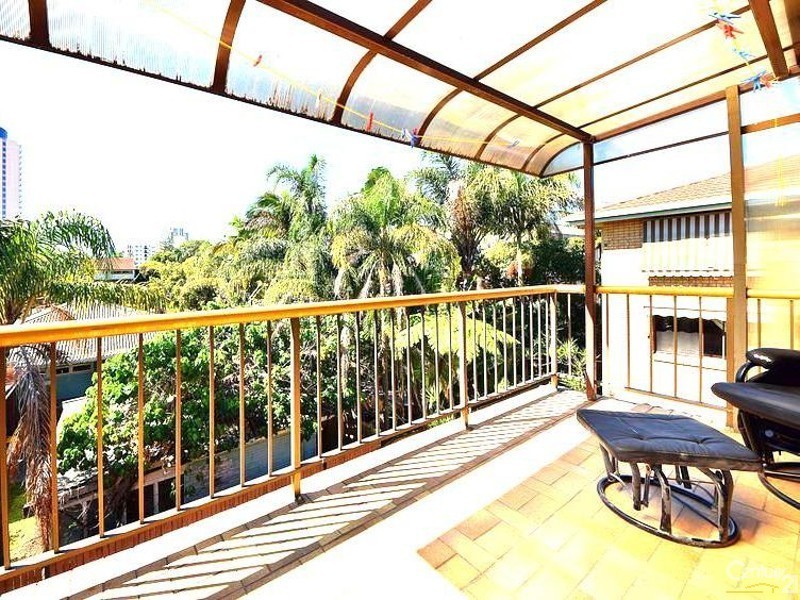 31 Armrick Avenue, Broadbeach QLD 4218