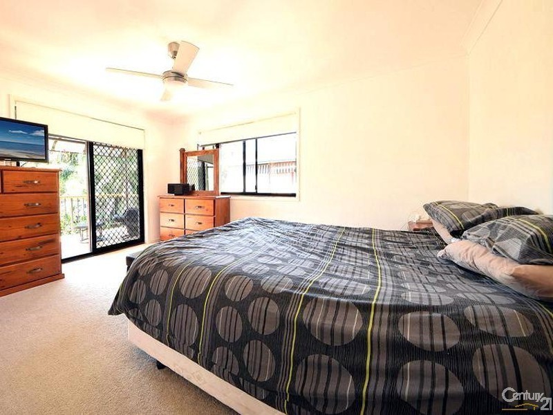 31 Armrick Avenue, Broadbeach QLD 4218