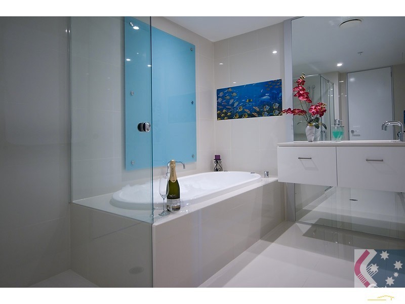 9 Hamilton Avenue, Surfers Paradise QLD 4217