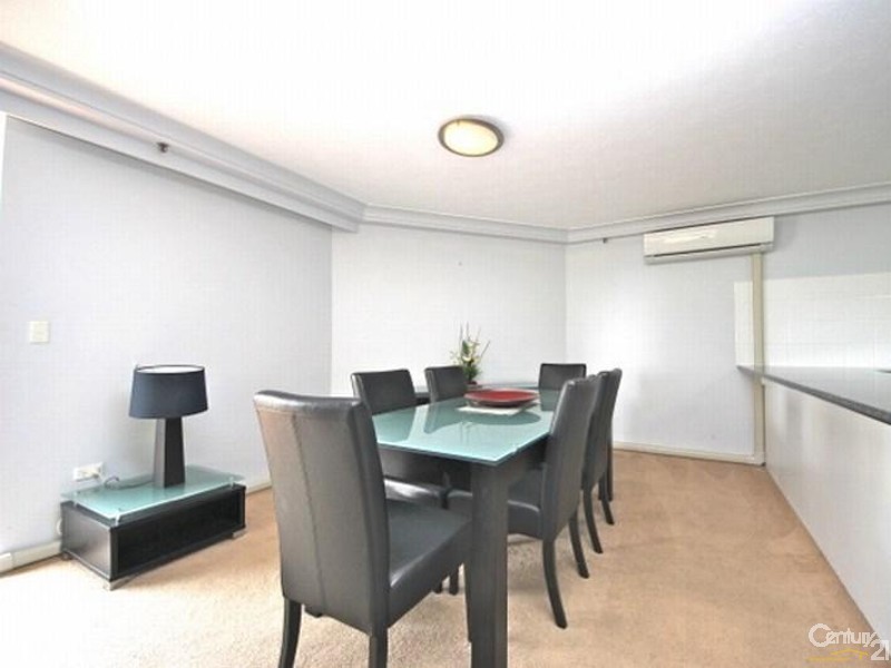 30 Laycock St, Surfers Paradise QLD 4217