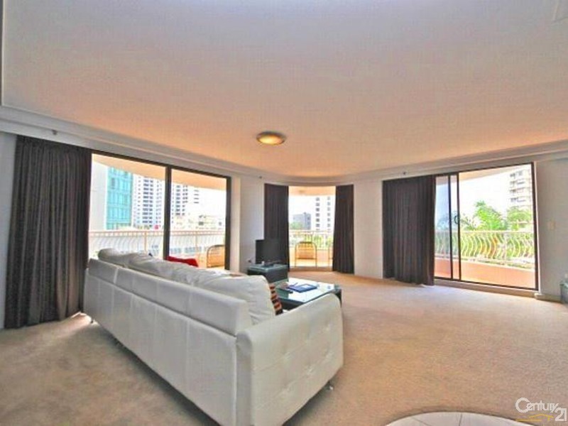 30 Laycock St, Surfers Paradise QLD 4217