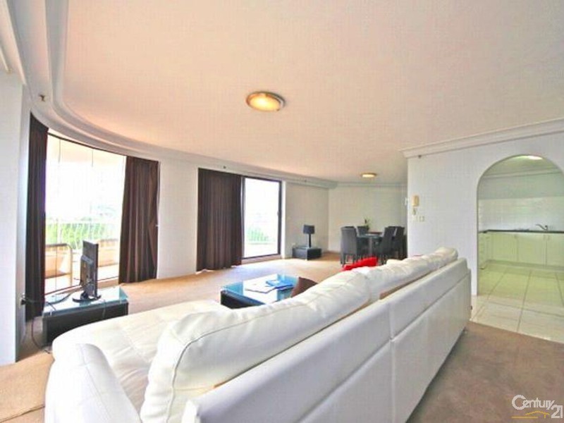 30 Laycock St, Surfers Paradise QLD 4217