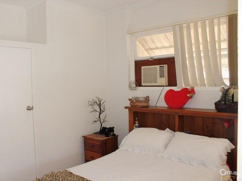 4/30 Leonard Avenue, Surfers Paradise QLD 4217