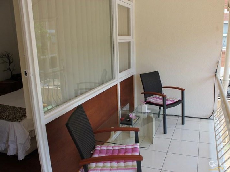 4/30 Leonard Avenue, Surfers Paradise QLD 4217