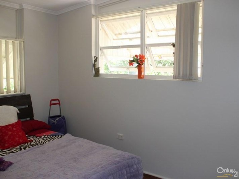 4/30 Leonard Avenue, Surfers Paradise QLD 4217