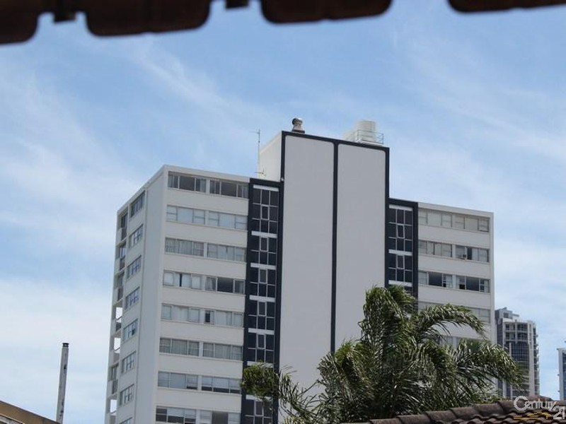 4/30 Leonard Avenue, Surfers Paradise QLD 4217