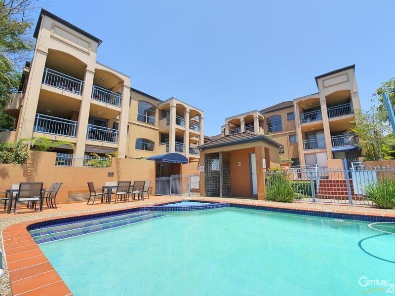 4 Monte Carlo Ave, Broadbeach QLD 4218