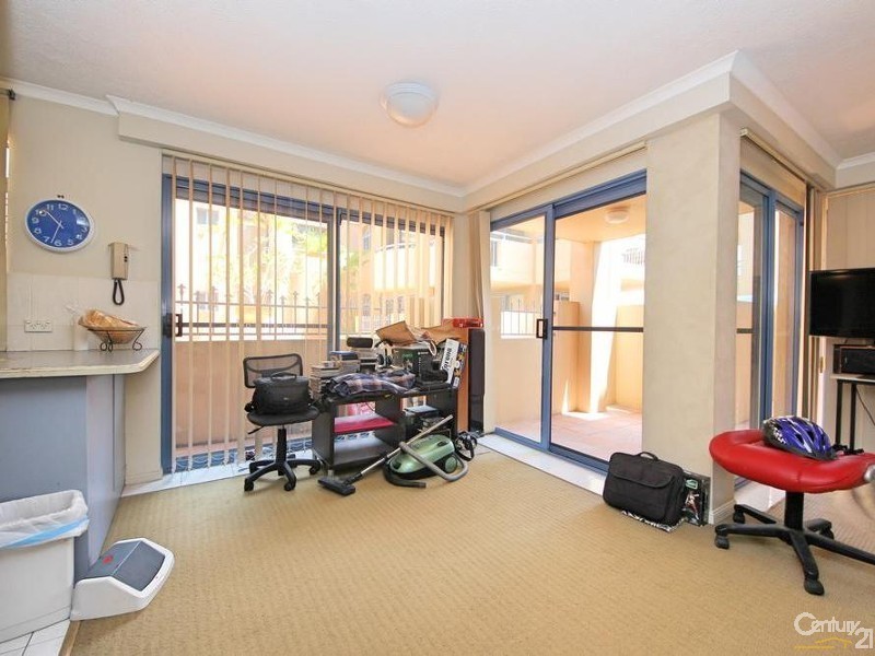 4 Monte Carlo Ave, Broadbeach QLD 4218