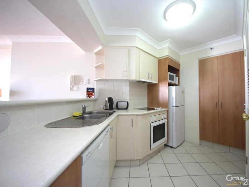 1096/2633 Gold Coast Highway, Broadbeach QLD 4218