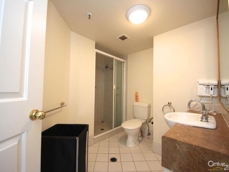 1096/2633 Gold Coast Highway, Broadbeach QLD 4218