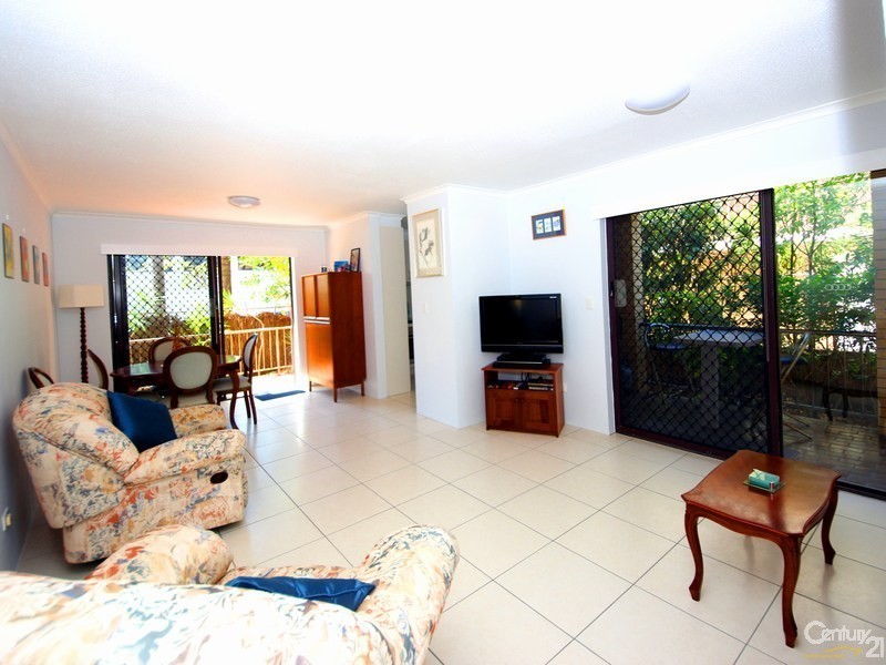 45 Chelsea Avenue, Broadbeach QLD 4218