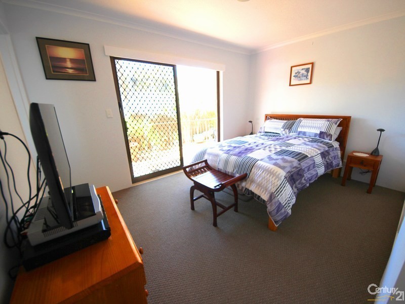 45 Chelsea Avenue, Broadbeach QLD 4218