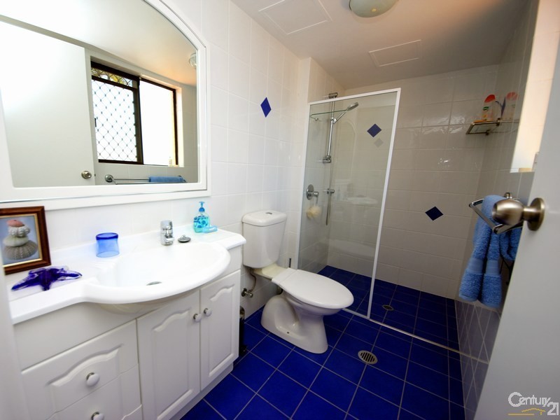 45 Chelsea Avenue, Broadbeach QLD 4218