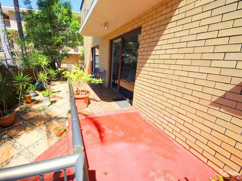 45 Chelsea Avenue, Broadbeach QLD 4218