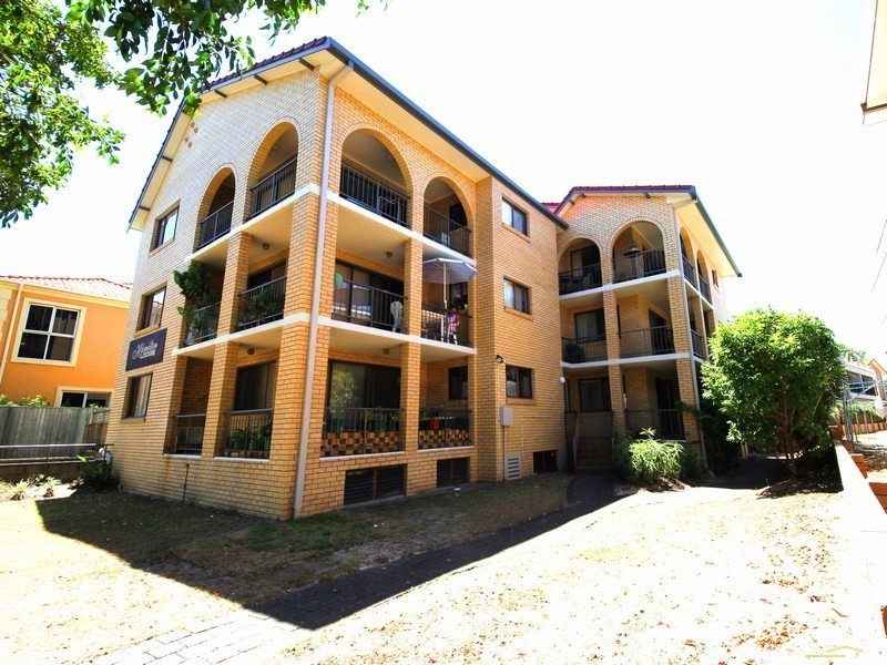 45 Chelsea Avenue, Broadbeach QLD 4218