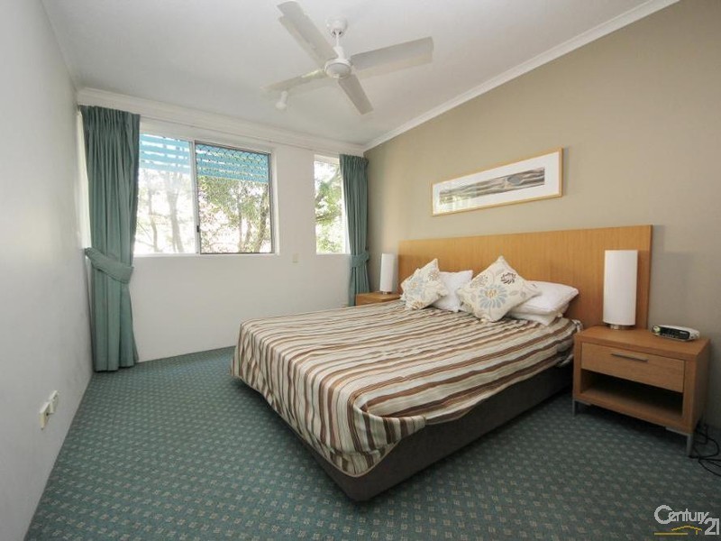 136/10 Alexandra Avenue, Mermaid Beach QLD 4218