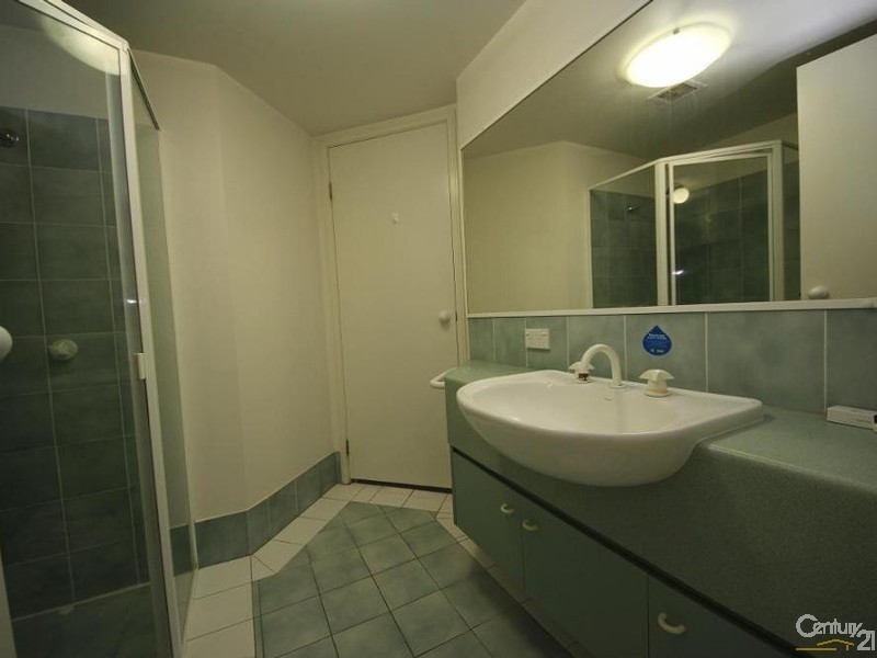 136/10 Alexandra Avenue, Mermaid Beach QLD 4218