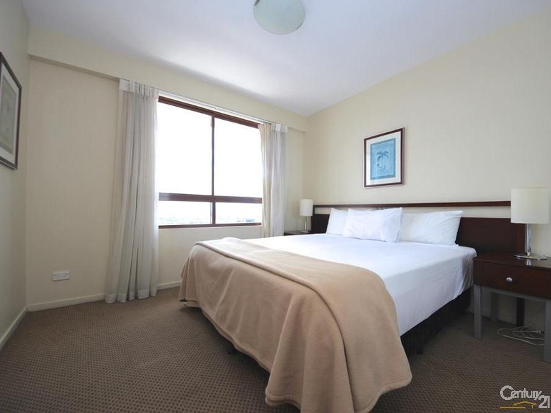 42 Surf Parade, Broadbeach QLD 4218