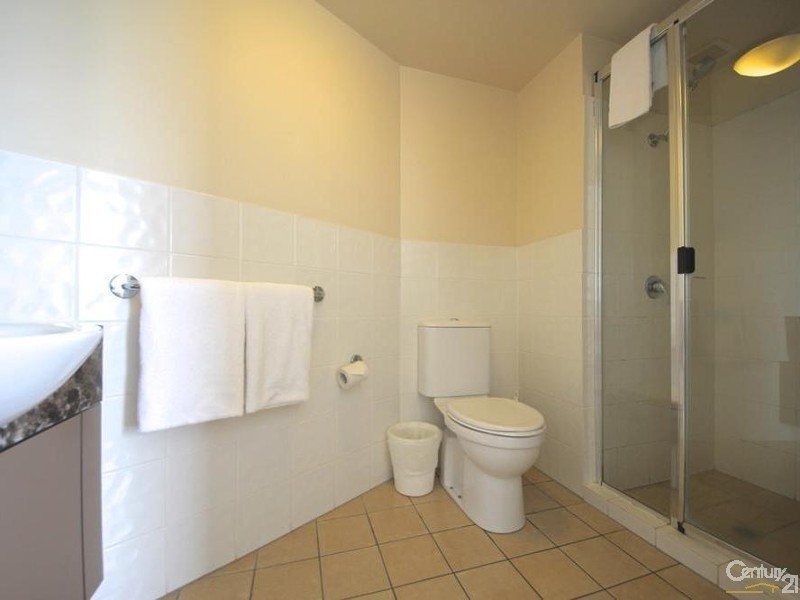 42 Surf Parade, Broadbeach QLD 4218