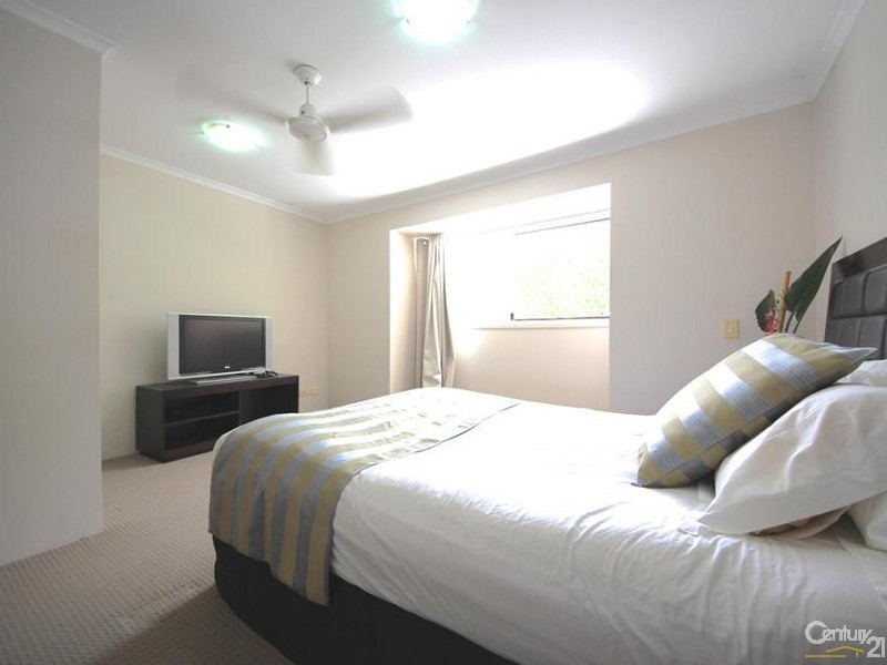 1/10 Alexandra Avenue, Mermaid Beach QLD 4218