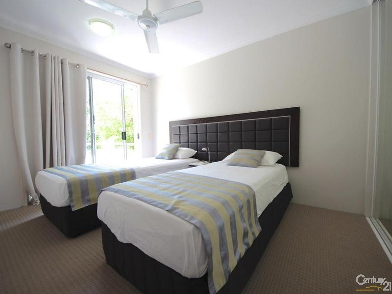 1/10 Alexandra Avenue, Mermaid Beach QLD 4218